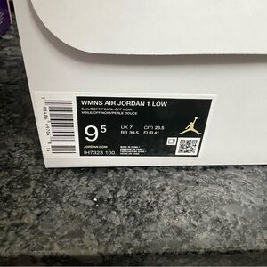 Jordan Women's Air Jordan 1 Low - Pearl and Off-White